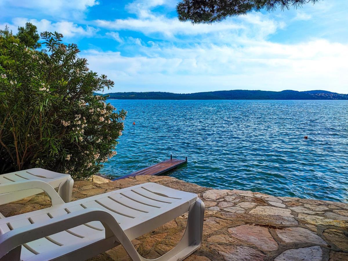 Villa Penava, Private Beach, Pool And 7Min To Trogir Exterior foto