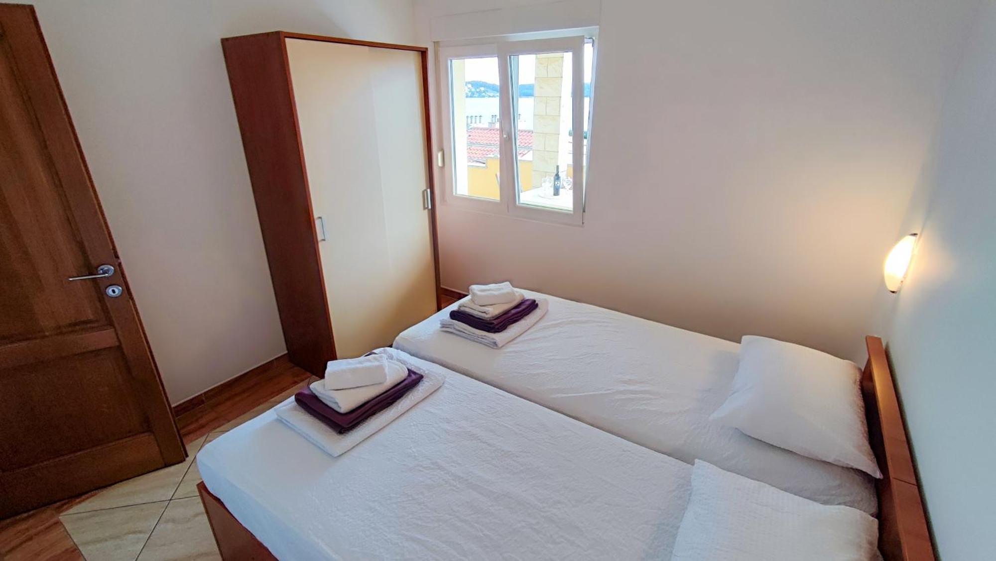 Villa Penava, Private Beach, Pool And 7Min To Trogir Habitación foto