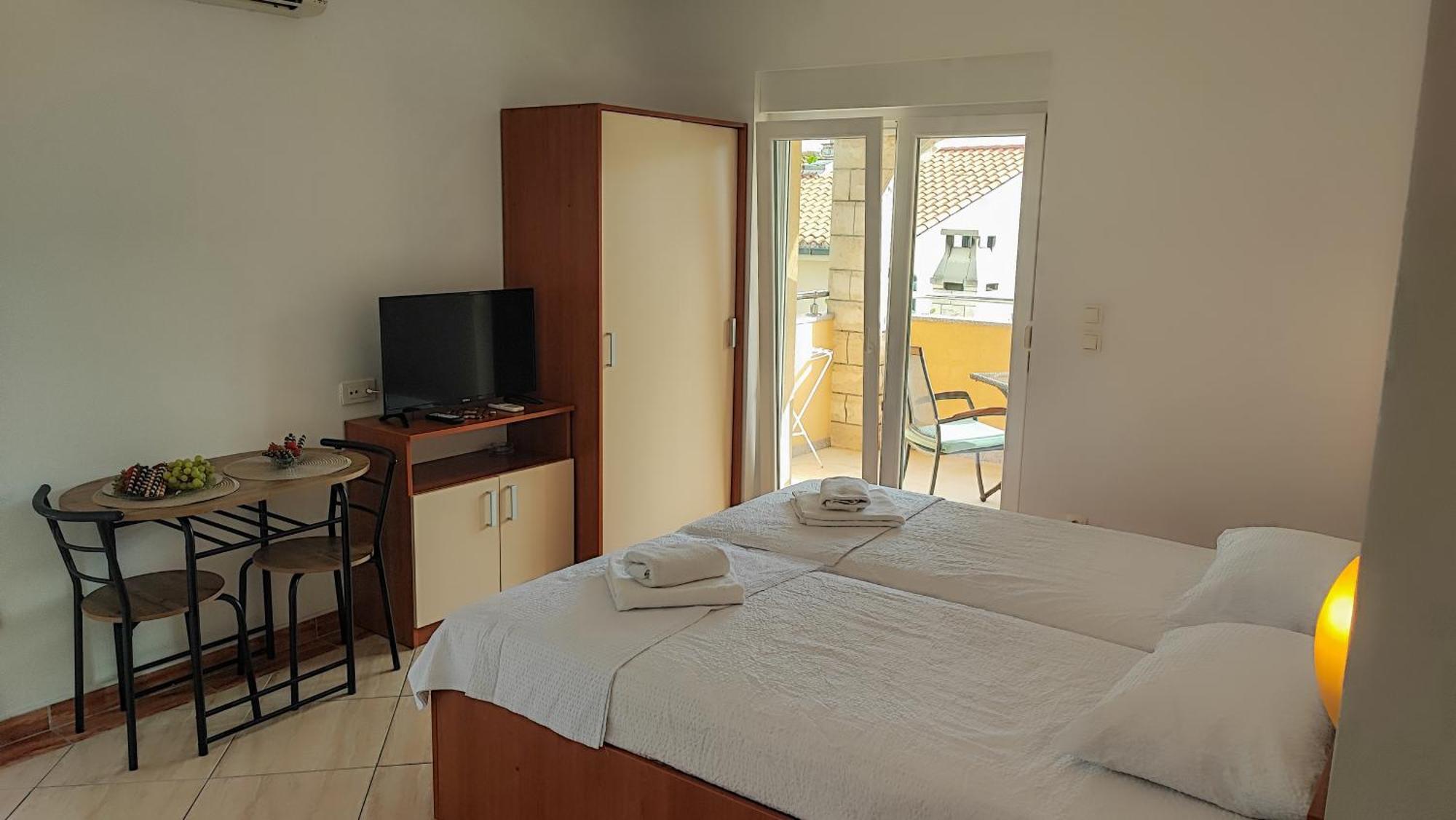 Villa Penava, Private Beach, Pool And 7Min To Trogir Habitación foto