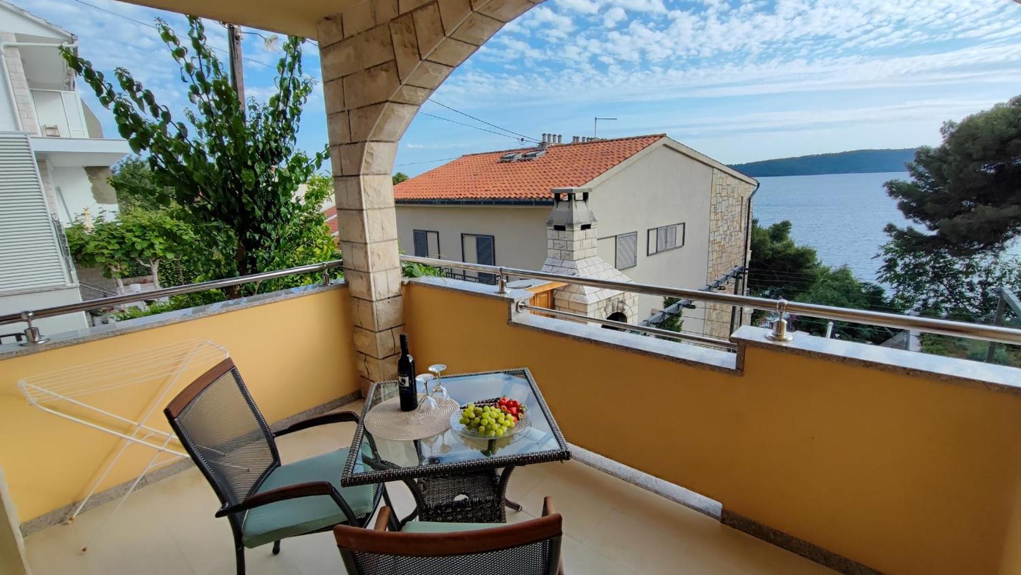 Villa Penava, Private Beach, Pool And 7Min To Trogir Habitación foto